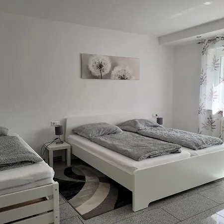 Nora Apartment Tengen